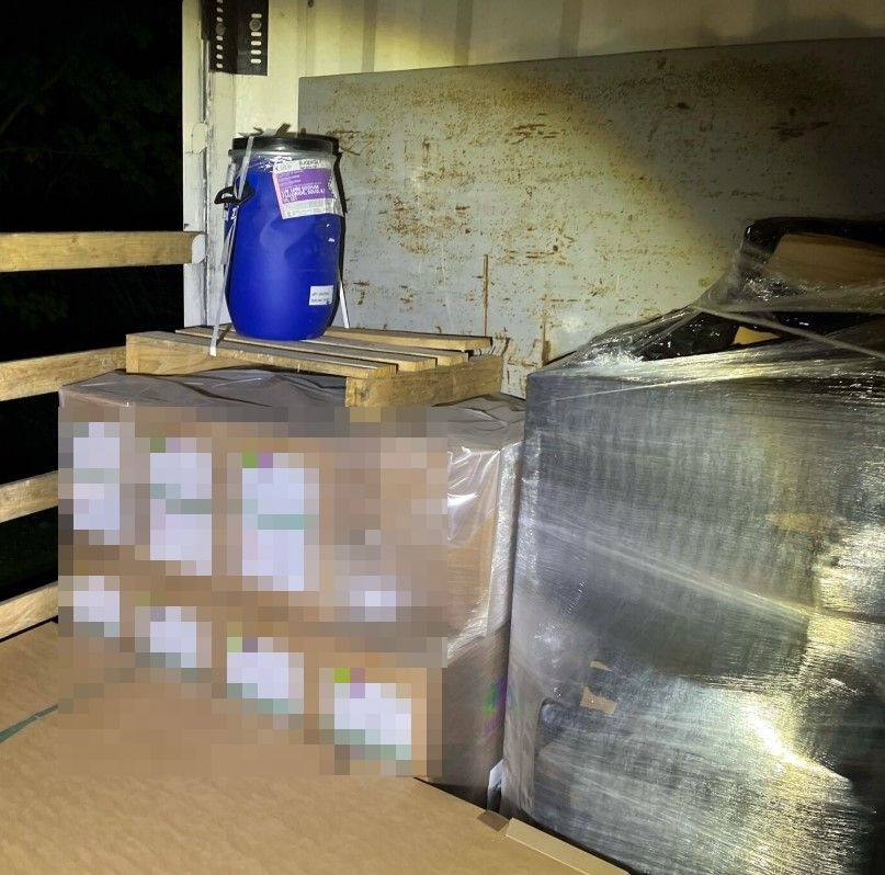 Bielefeld, Nordrhein-Westfalen: Polizei stoppt LKW mit gefährlicher Ladung