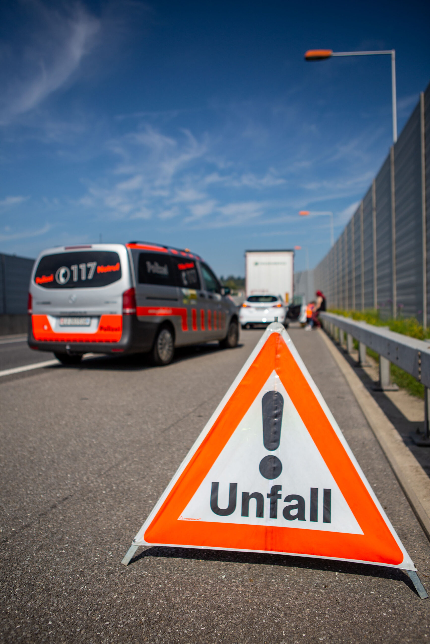 Luzern LU: Unfall beim Pilatusplatz – Autofahrerin erfasst Fussgänger