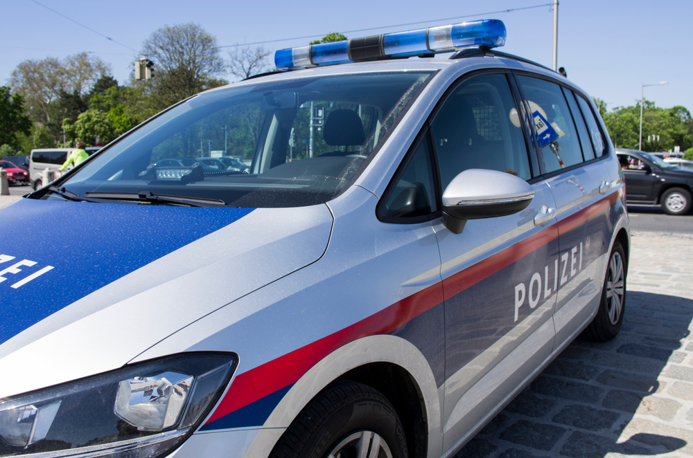 Innsbruck, Tirol: Arbeitsunfall – Telekran rollt auf Baustelle über Abhang