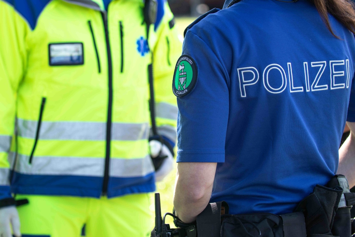 Rufi SG: Gleitschirmpilot (37) stürzt bei Landemanöver ab und verletzt sich