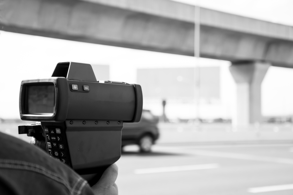 Bruck an der Leitha, Niederösterreich: 142 km/h statt 70 km/h – Raser verliert Führerschein