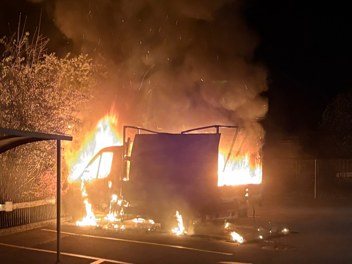 Sargans SG: Lieferwagen geht in Flammen auf – Totalschaden von 30’000 Franken