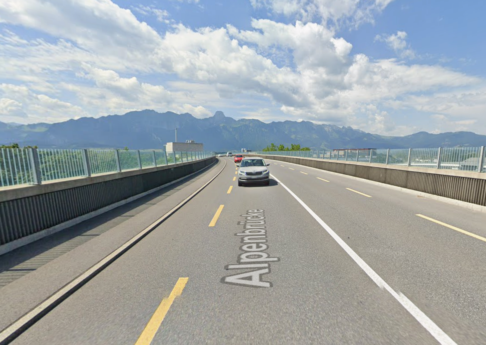 Thun BE: Tödlicher Frontalcrash auf Alpenbrücke – Beifahrerin stirbt vor Ort