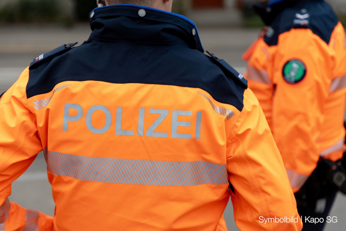 Au SG: Brutaler Angriff im Wohnhaus – Polizei nimmt 51-jährigen Serben fest