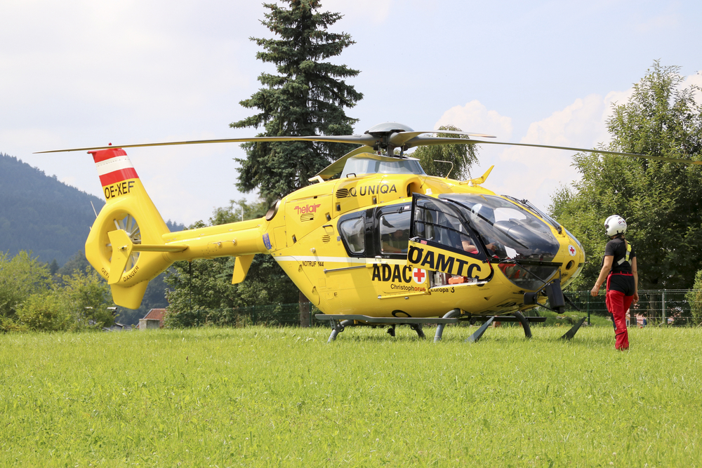 St. Veit, Kärnten: Unfall in Kurve – Motorradfahrer schwer gestürzt