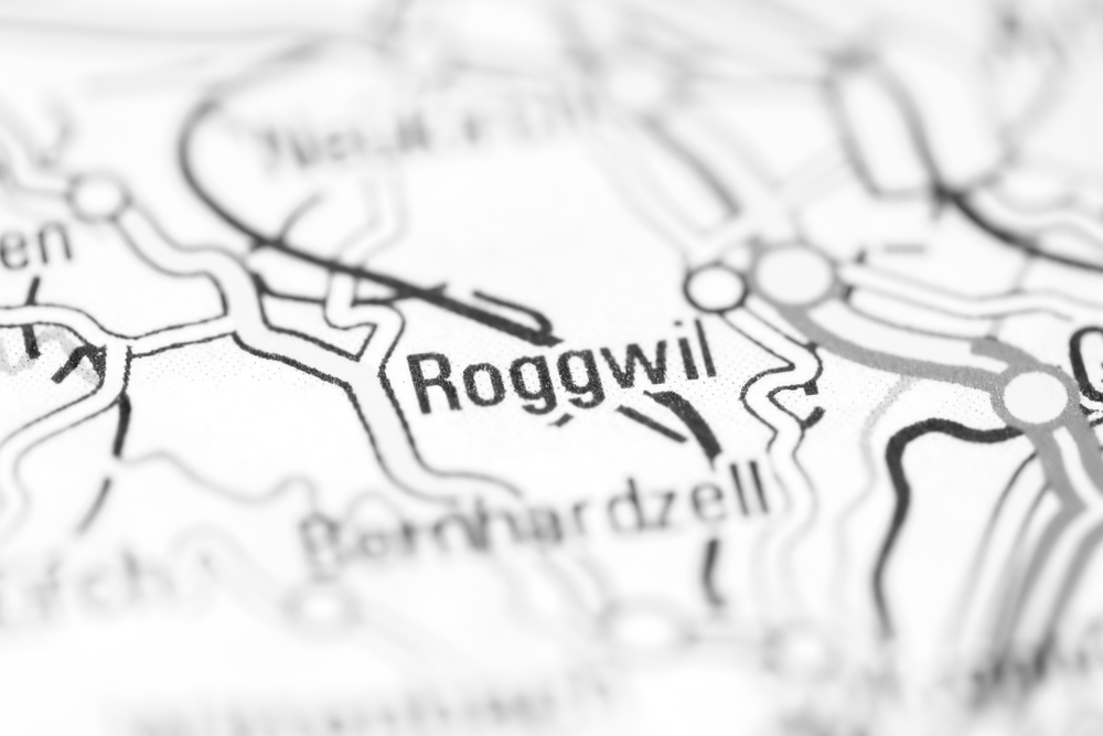 Roggwil TG: Motorradfahrer (63) stürzt in Kurve – schwer verletzt ins Spital