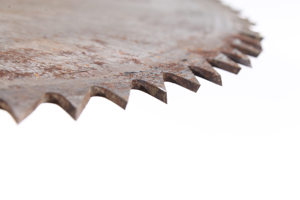 Feldkirchen, Kärnten: Schwerer Arbeitsunfall bei Holzarbeiten mit Kappsäge