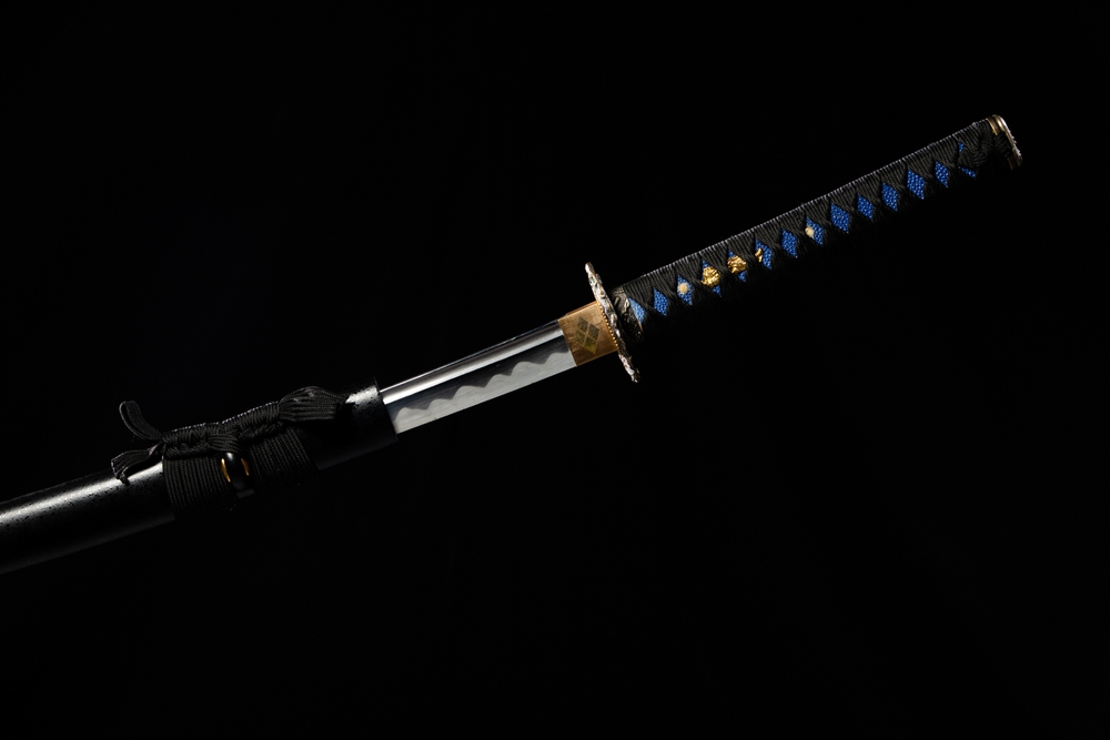 Wien: Mitarbeiter stoppt Ladendiebe – Polizei findet Messer und Samuraischwert