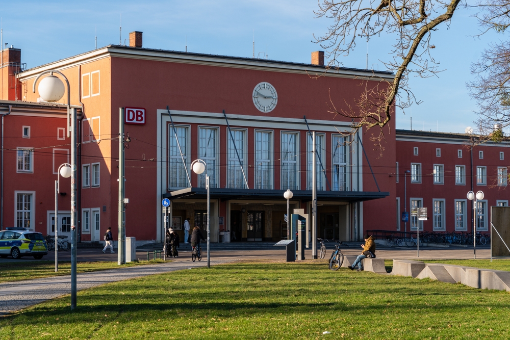 Dessau, Sachsen-Anhalt: Polizei entdeckt Elektroschocker bei 15-Jährigem