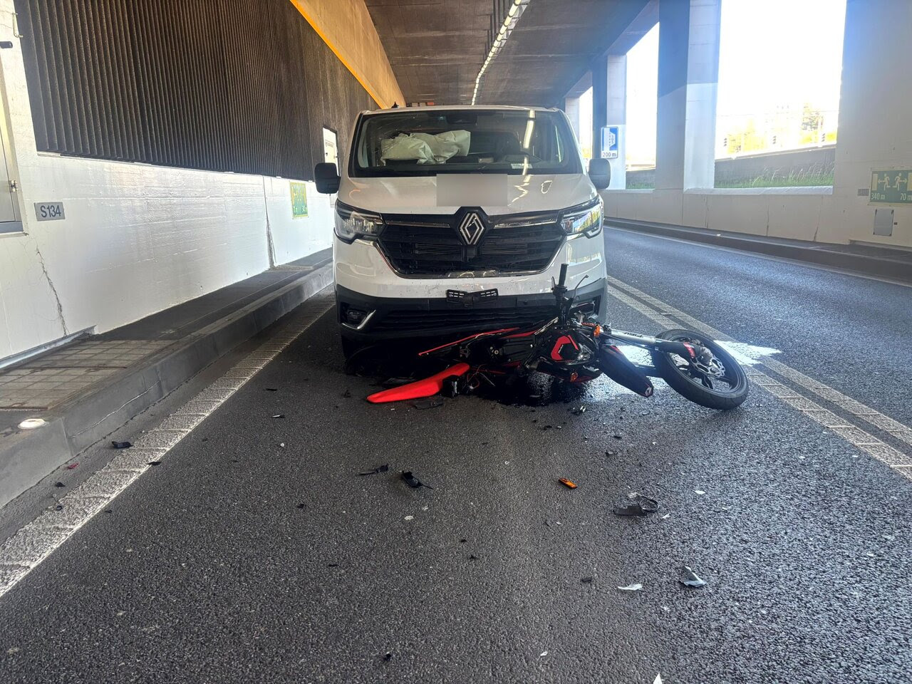 Schaffhausen SH: Motorradfahrer bei Auffahrcrash durch die Luft geschleudert