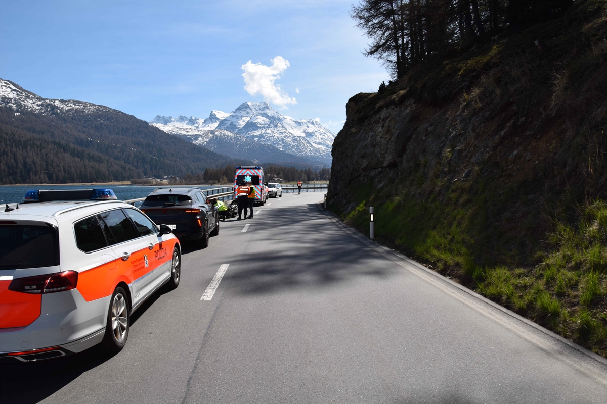 Sils i.E. GR: Motorrad touchiert Leitplanke – 63-Jähriger verletzt