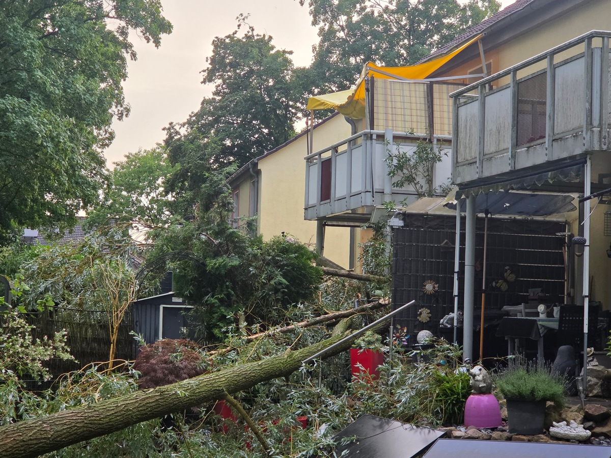 Datteln, NRW: Feuerwehr arbeitet elf wetterbedingte Einsätze nach Gewitterfront ab