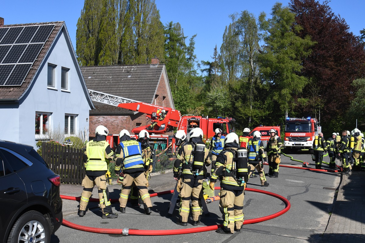 Barmstedt, Schleswig-Holstein: Feuerwehr verhindert Großbrand am Wohnhaus