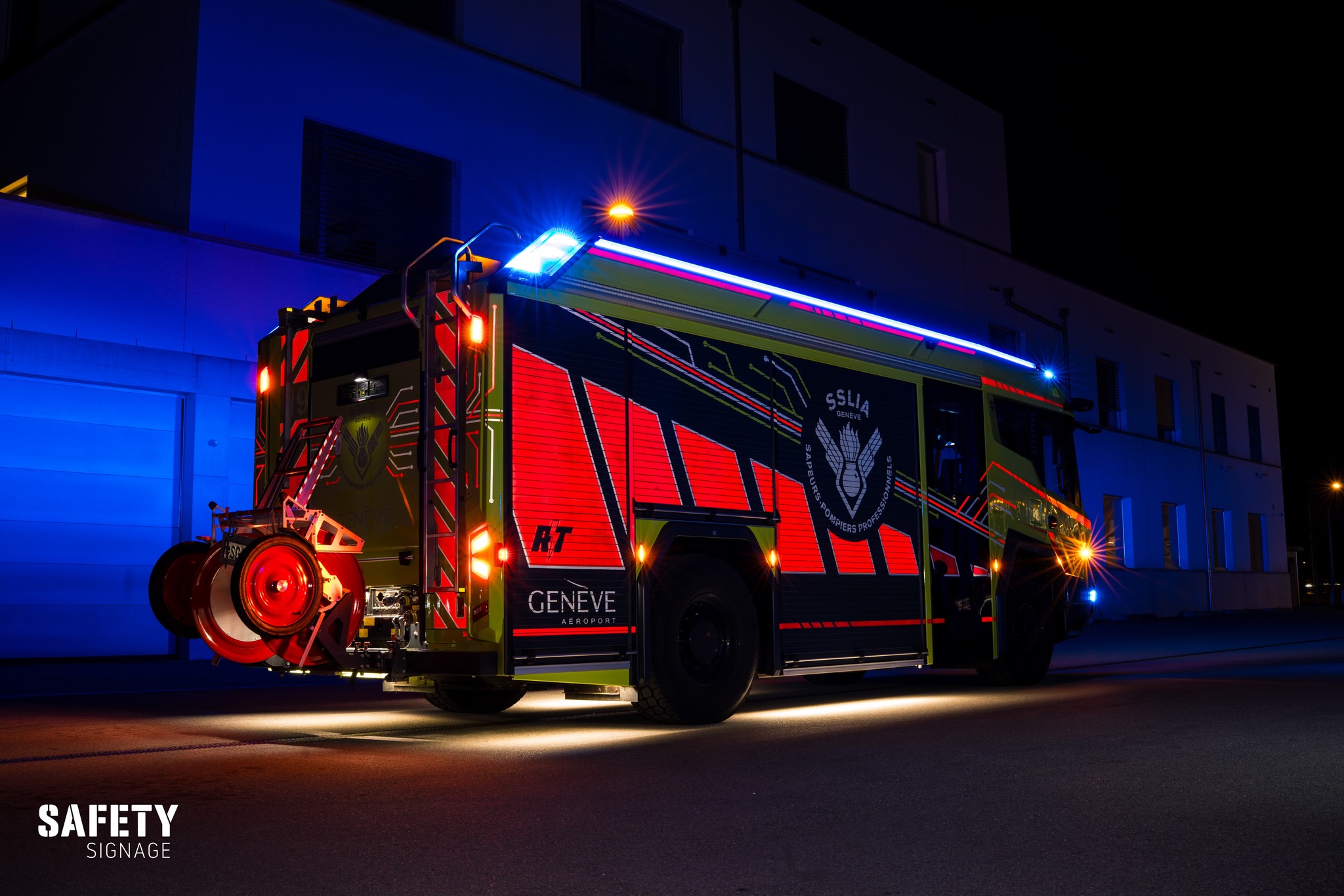 Genf GE: Modernes Elektro-Feuerwehrfahrzeug am Flughafen in Betrieb genommen