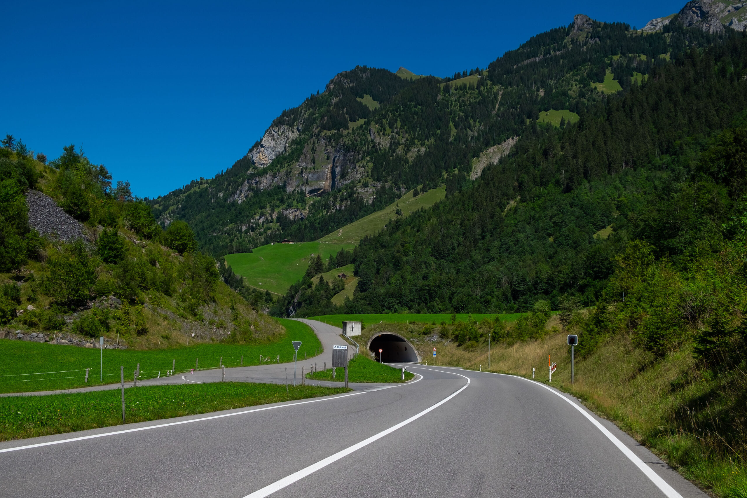 Kandergrund BE: Verkehr wird umgeleitet – Arbeiten im Mitholztunnel starten