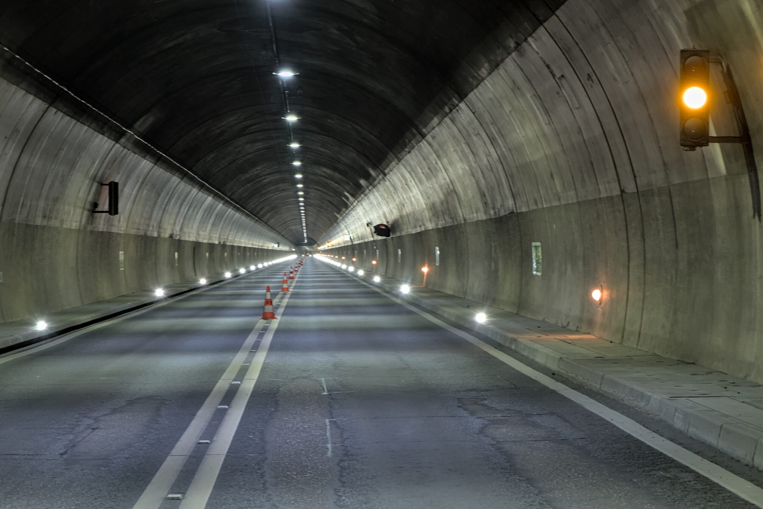 Goppenstein VS: Verkehrseinschränkungen im Tunnel Mittal auf der A6 in der Nacht