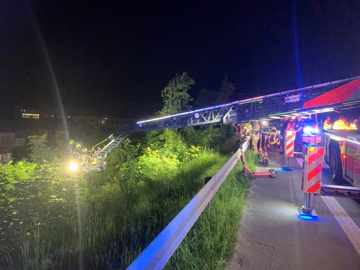 Paderborn, NRW: Nächtlicher Großeinsatz nach waghalsiger E-Scooter-Fahrt