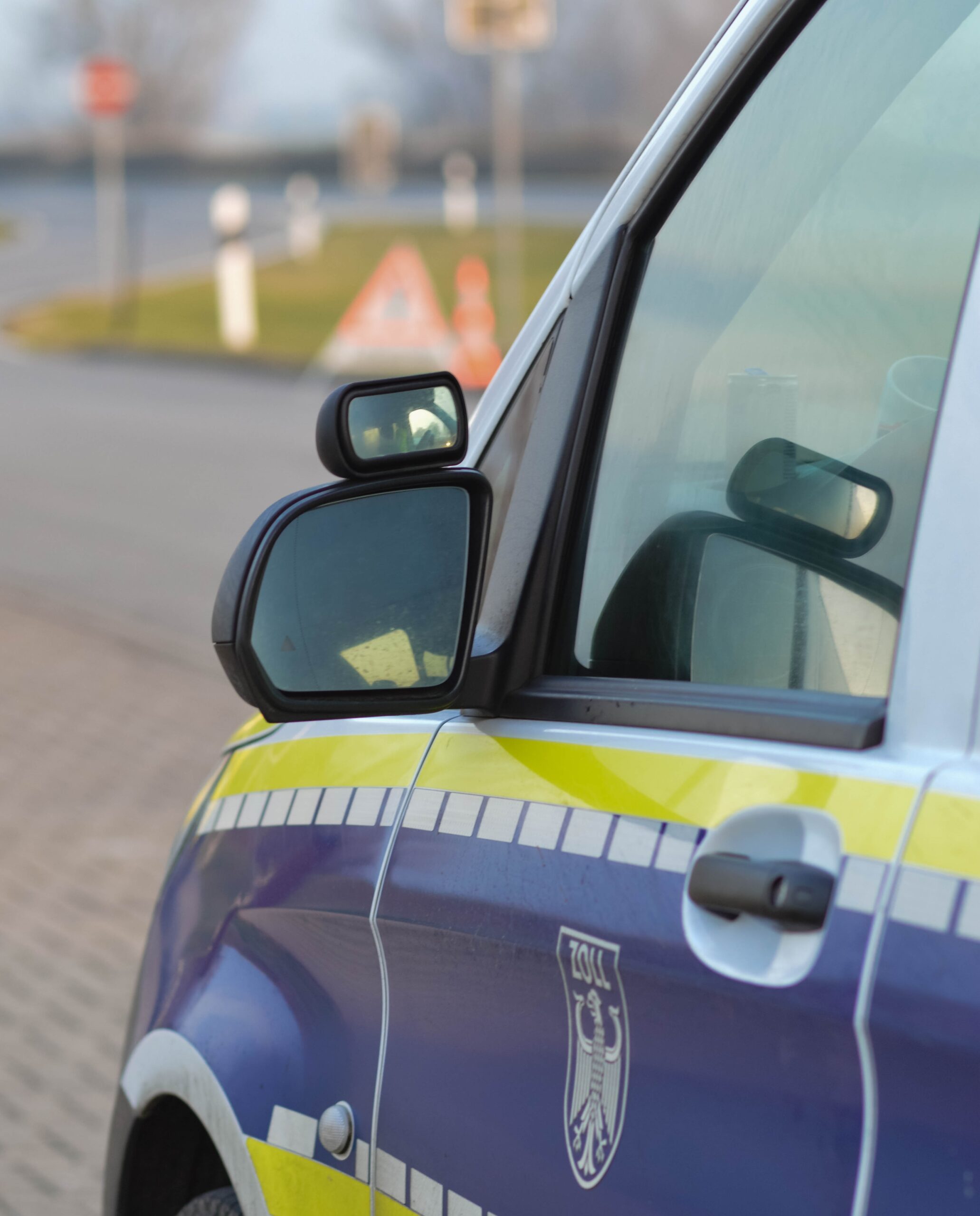 Stralsund, MV: Zoll kontrolliert Paketdienste – 147 Verdachtsfälle festgestellt
