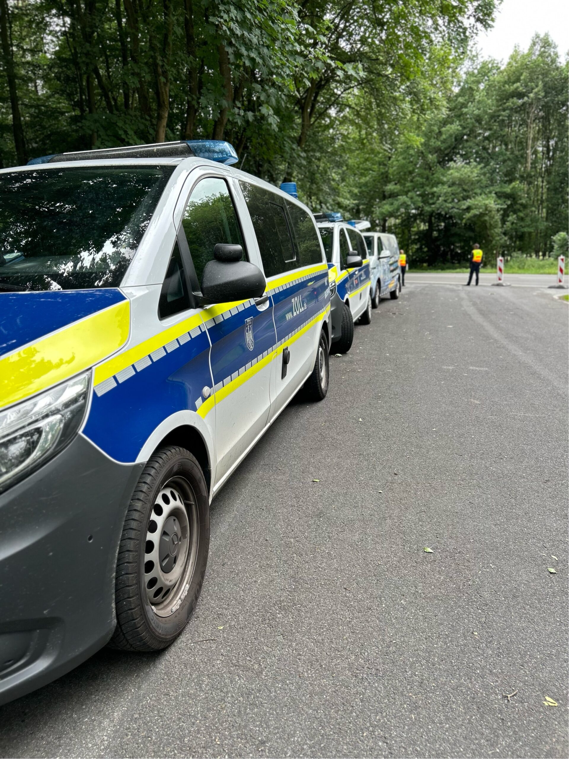 Stralsund, MV: Zoll beschlagnahmt 700 Kilo Feuerwerk und Millionen-Fälschungen