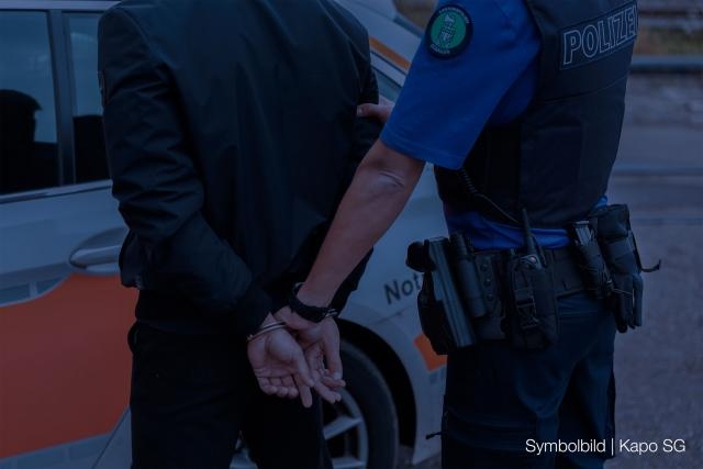Uzwil SG: Anwohner überrascht Einbrecher – Polizei nimmt zwei Nordafrikaner fest