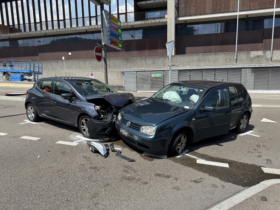 Stadt St.Gallen SG: Crash bei Autobahneinfahrt verursacht 35’000 Franken Schaden