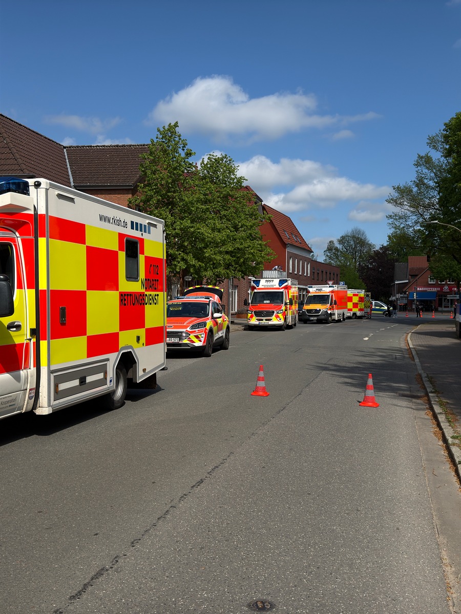 Bad Segeberg, Schleswig-Holstein: Feuerwehr rettet Bewohner aus Mehrfamilienhaus