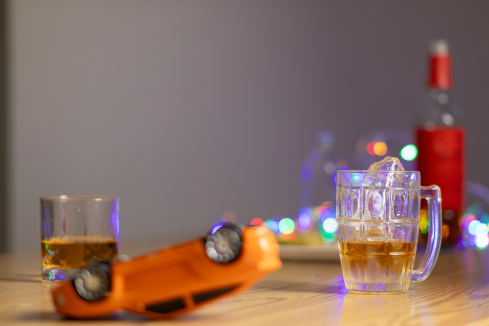Irdning, Steiermark: Alkoholisierter Fahranfänger (18) verunglückt schwer auf B75