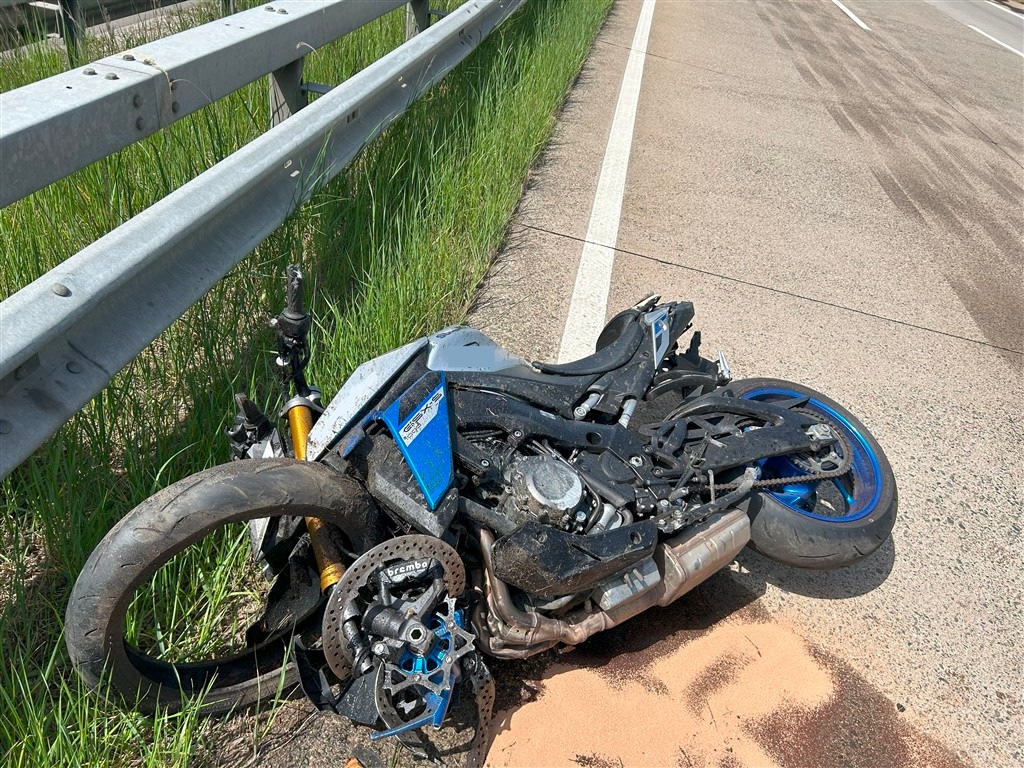 Wattenheim, Rheinland-Pfalz: Motorradfahrer nach Sturz schwer verletzt