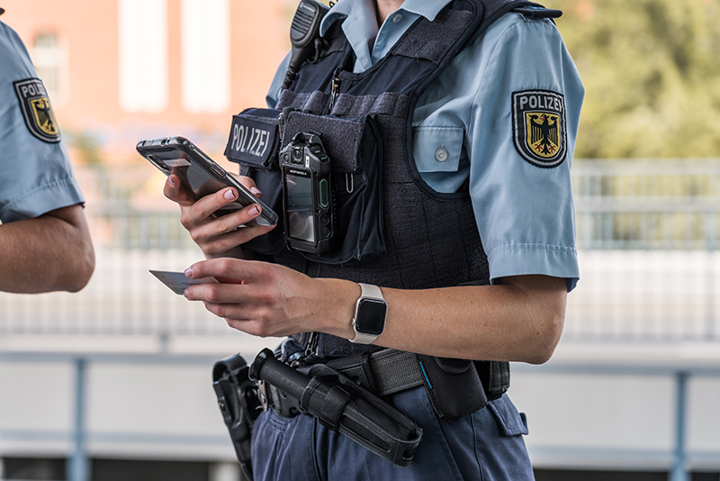 Saalfeld, TH: Fahrgast beleidigt Zugbegleiterin nach Rauswurf aus Bahn
