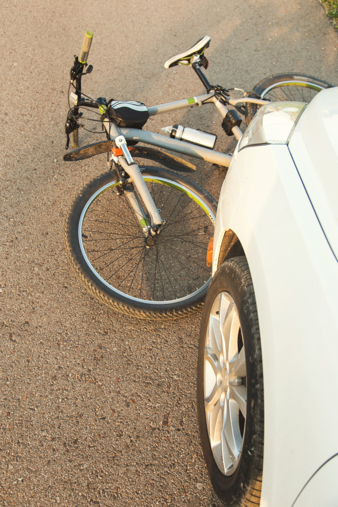 Potsdam, Brandenburg: Radfahrerin (85) gleich zweimal von demselben Auto erfasst