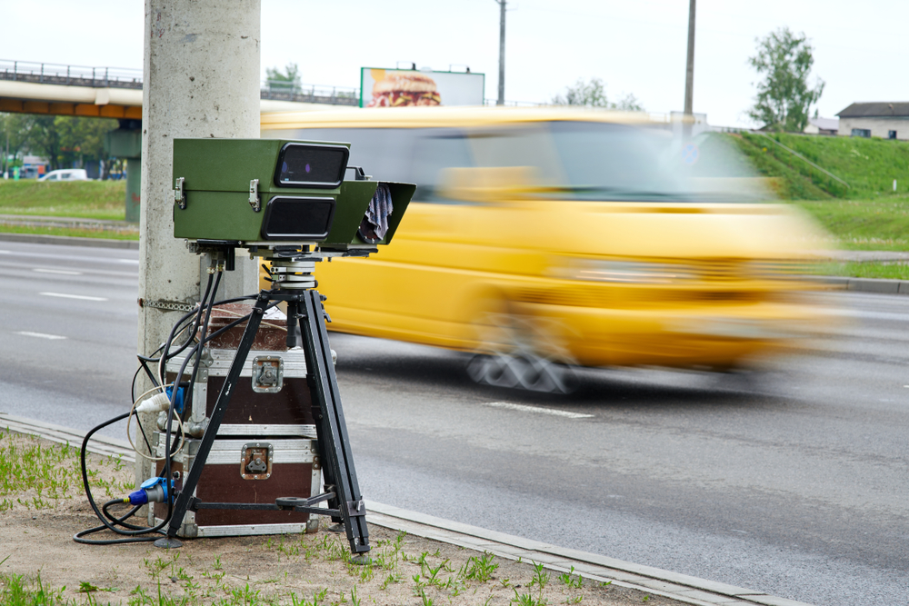 Wanzwil BE: Rumäne mit 101 km/h in 50er-Zone geblitzt – Anzeige wegen Raserdelikt