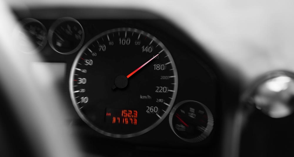 Hindelbank BE: Raser mit 151 km/h auf 80er-Strecke von Polizei gestoppt