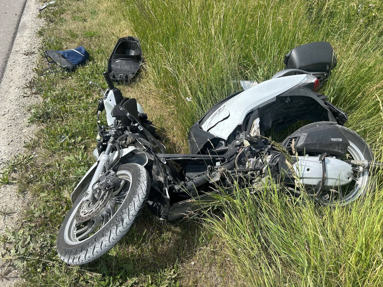 Rüdlingen SH: 17-jähriger Rollerfahrer nach Kollision ohne Helm schwer verletzt