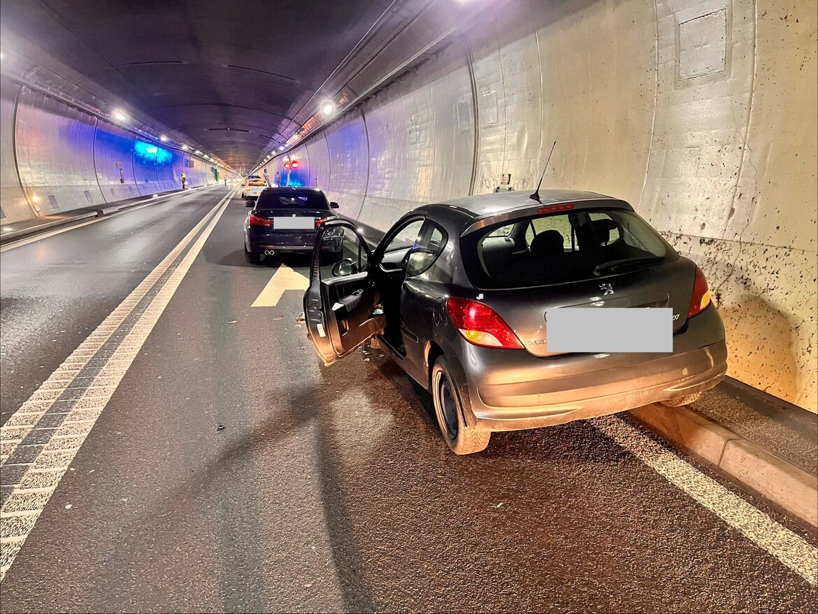 Del-mont-JU-Zwei-Auffahrunf-lle-innert-Minuten-im-Mont-Russelin-Tunnel-auf-der-A16