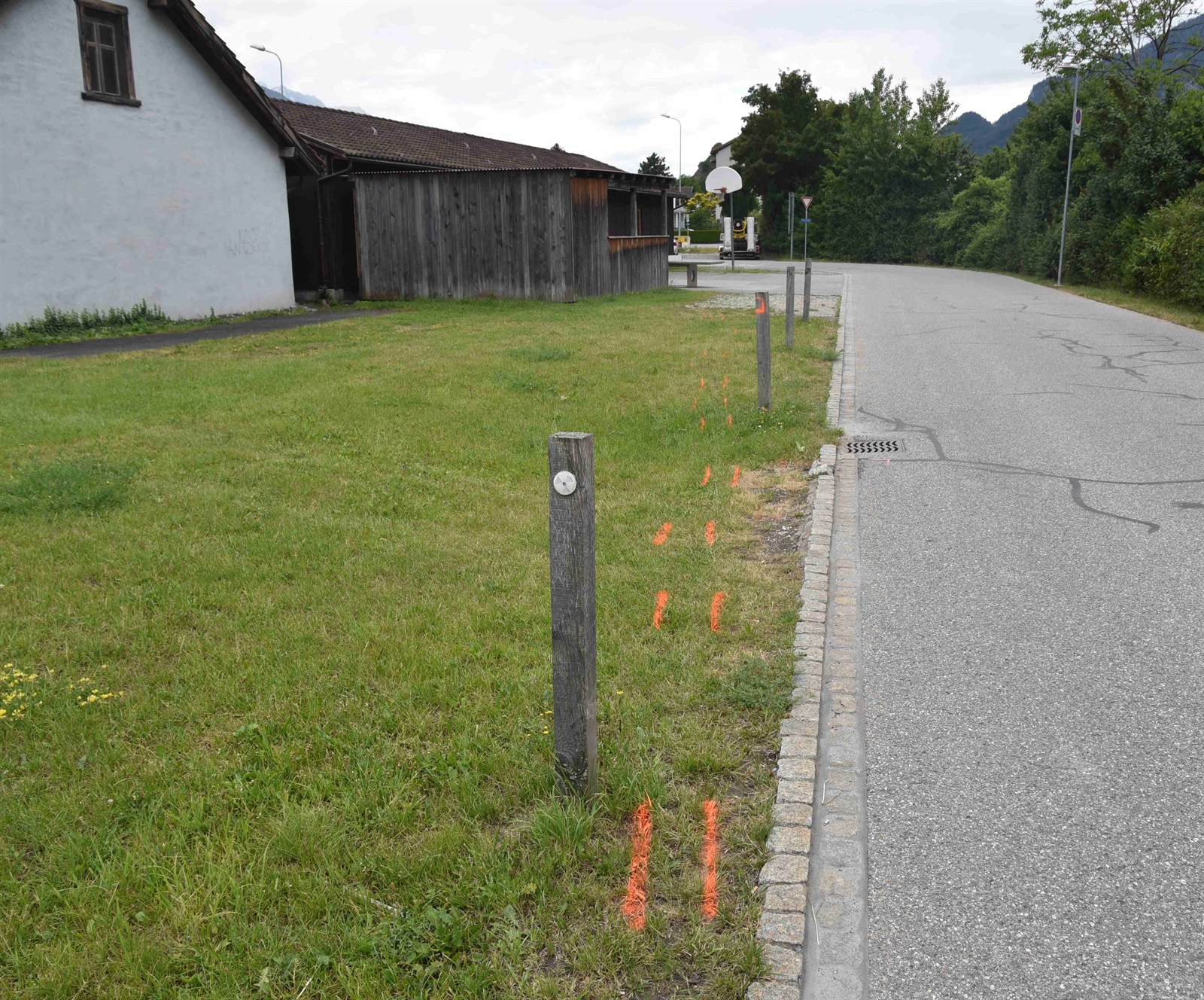 Domat/Ems GR: 17-Jähriger stiehlt Motorrad und verunfallt schwer