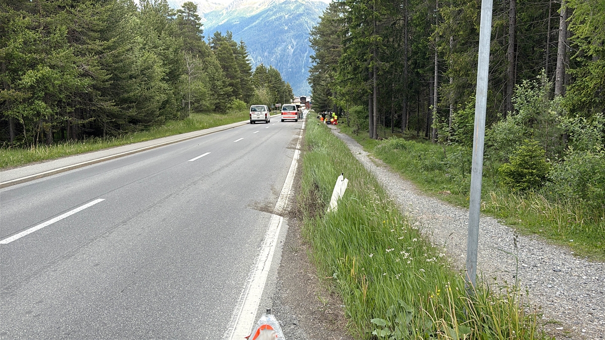 Lantsch/Lenz GR: Deutscher Motorradfahrer nach Sch