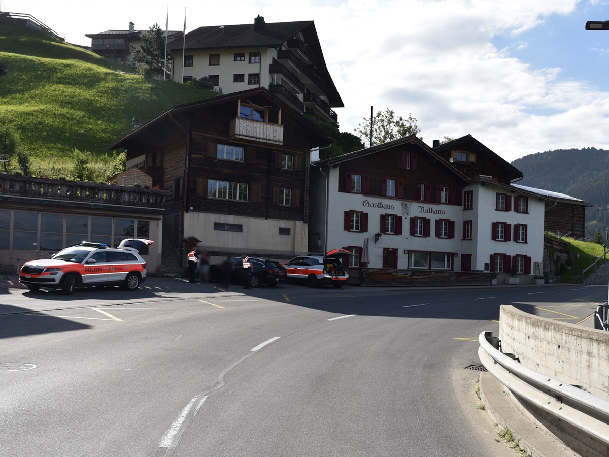 St-Peter-GR-Rettungsdienst-bringt-verletzten-Jungen-nach-Verkehrsunfall-ins-Spital