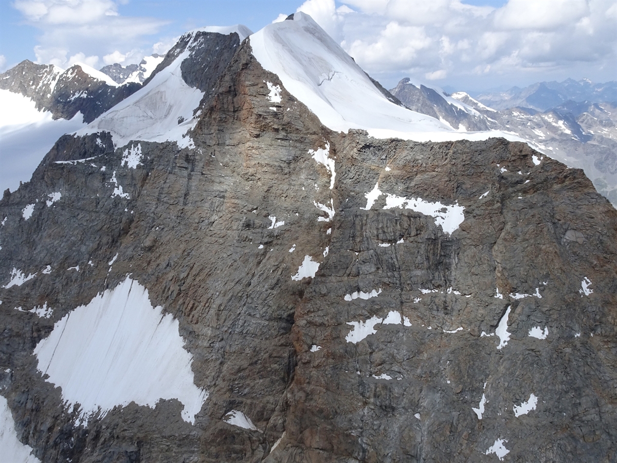 Piz-Pal-GR-T-dlicher-Absturz-am-Ostpfeiler-Alpinpolizei-ermittelt