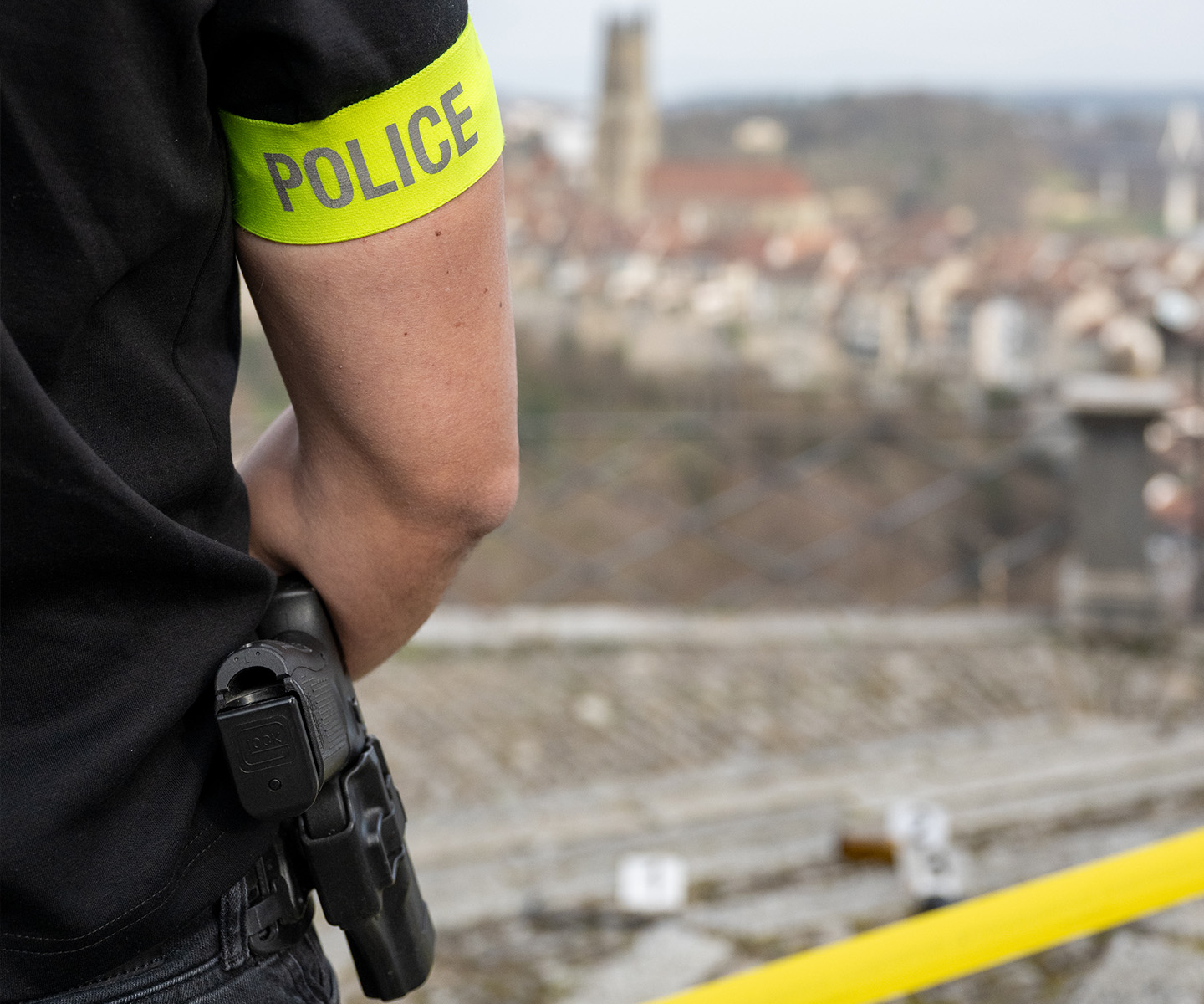 Kanton-Freiburg-Kriminelle-locken-Jugendliche-auf-TikTok-und-Snapchat-mit-schnellem-Geld