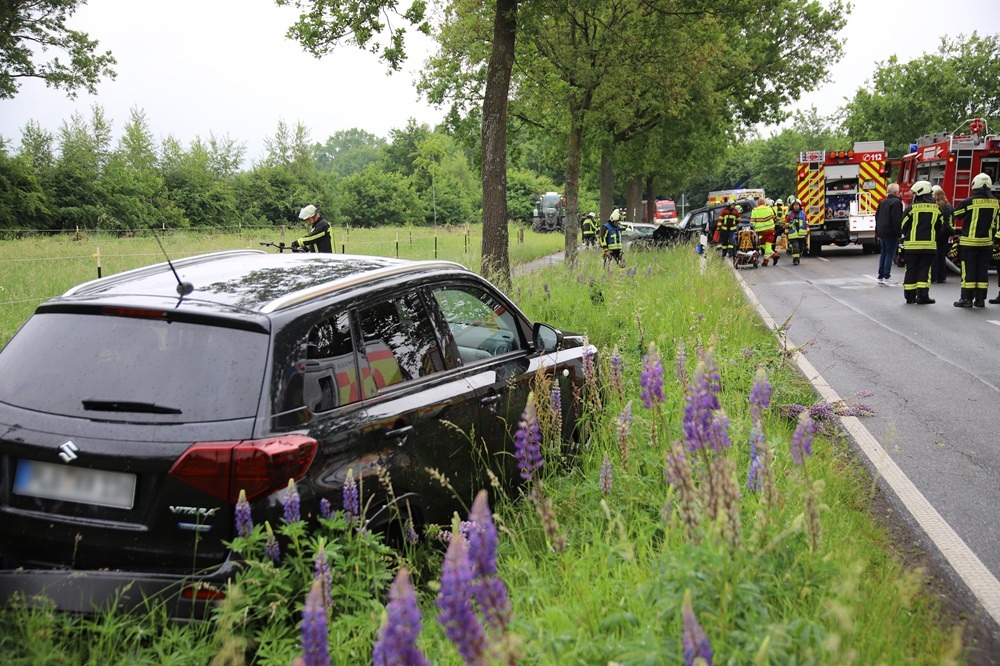 Groß Kummerfeld, SH: Schwerer Unfall endet mit Rettungshubschrauber-Einsatz