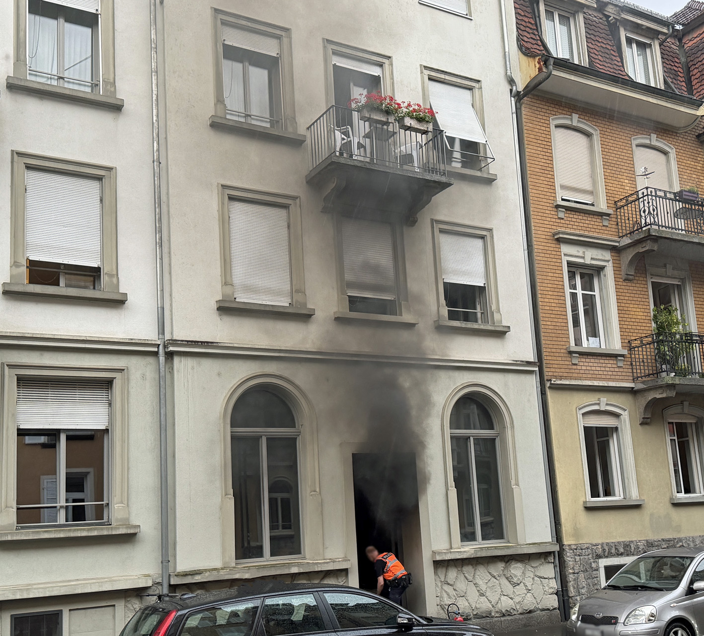 Luzern-LU-E-Scooter-Akku-l-st-Wohnungsbrand-aus-zwei-Personen-betroffen