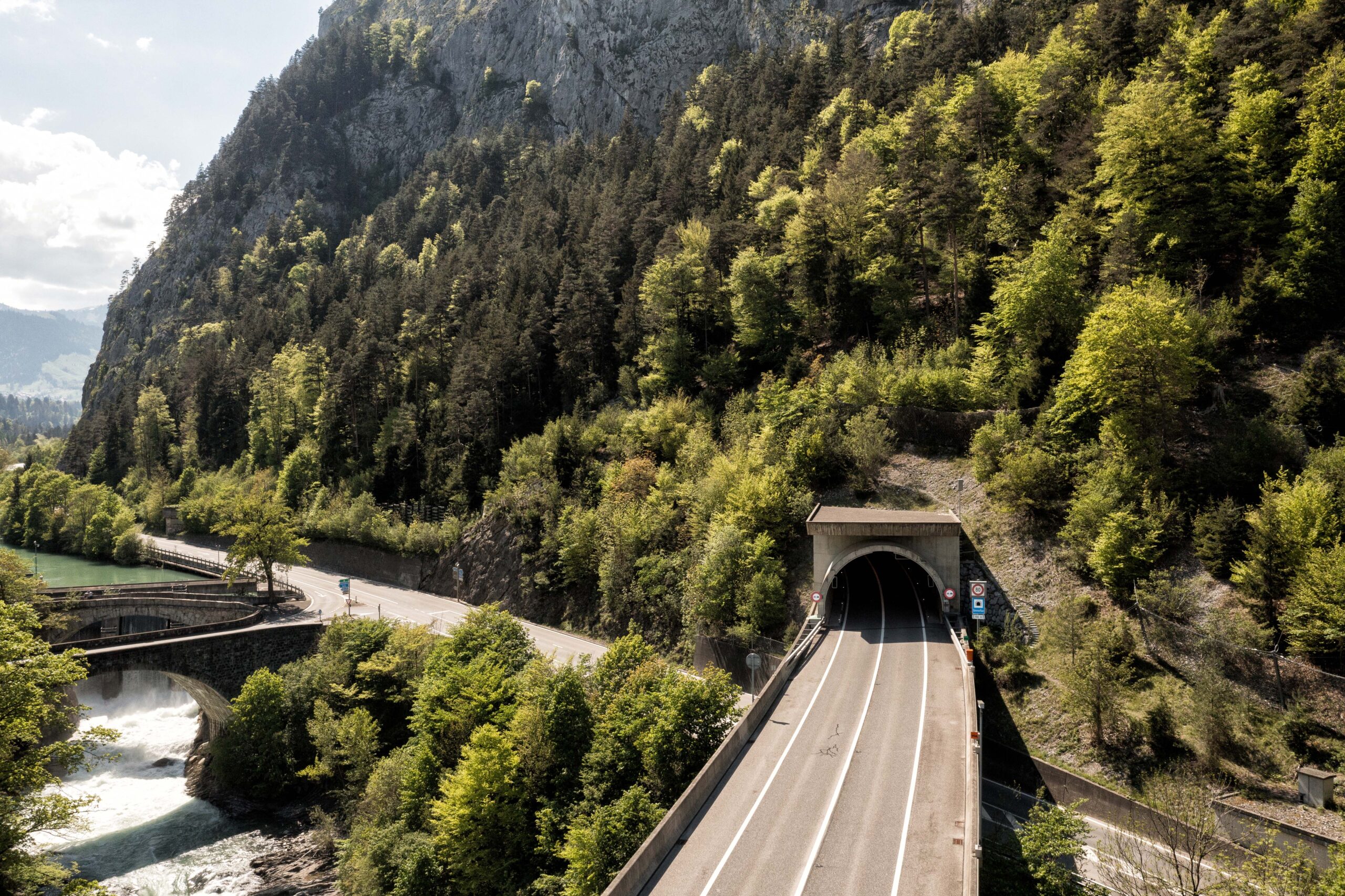 Wimmis-BE-Simmenfluhtunnel-wird-f-r-f-nf-Monate-komplett-gesperrt