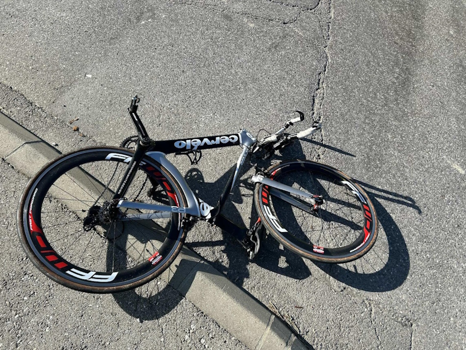 Farvagny-Vaulruz-FR-Zwei-Radfahrer-bei-Vortrittsmissachtungen-schwer-verletzt