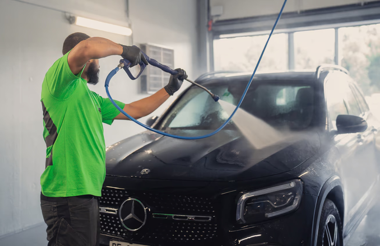 Danz Autofinish AG: Fahrzeugaufbereitung für Privatkunden, Garagen und Unternehmen