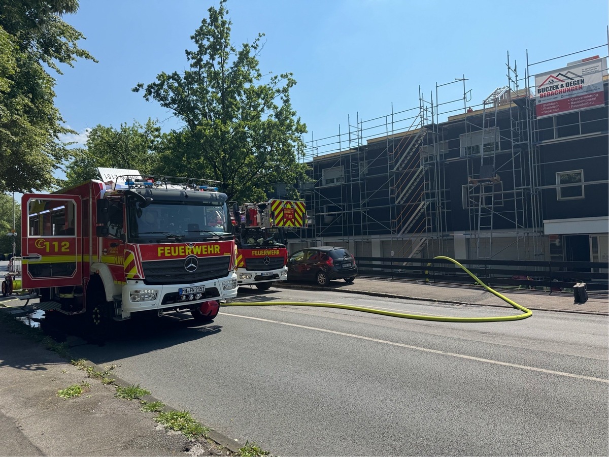 M-lheim-an-der-Ruhr-Nordrhein-Westfalen-Zimmerbrand-fordert-drei-Verletzte