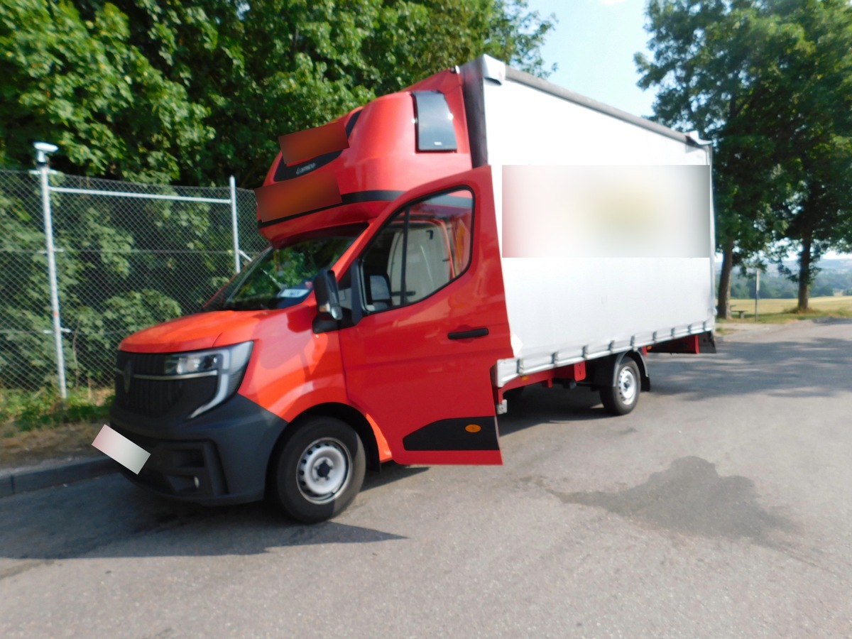 Ehingen-Baden-W-rttemberg-Polizei-stoppt-maroden-Lkw-mit-rostigem-Aufbau