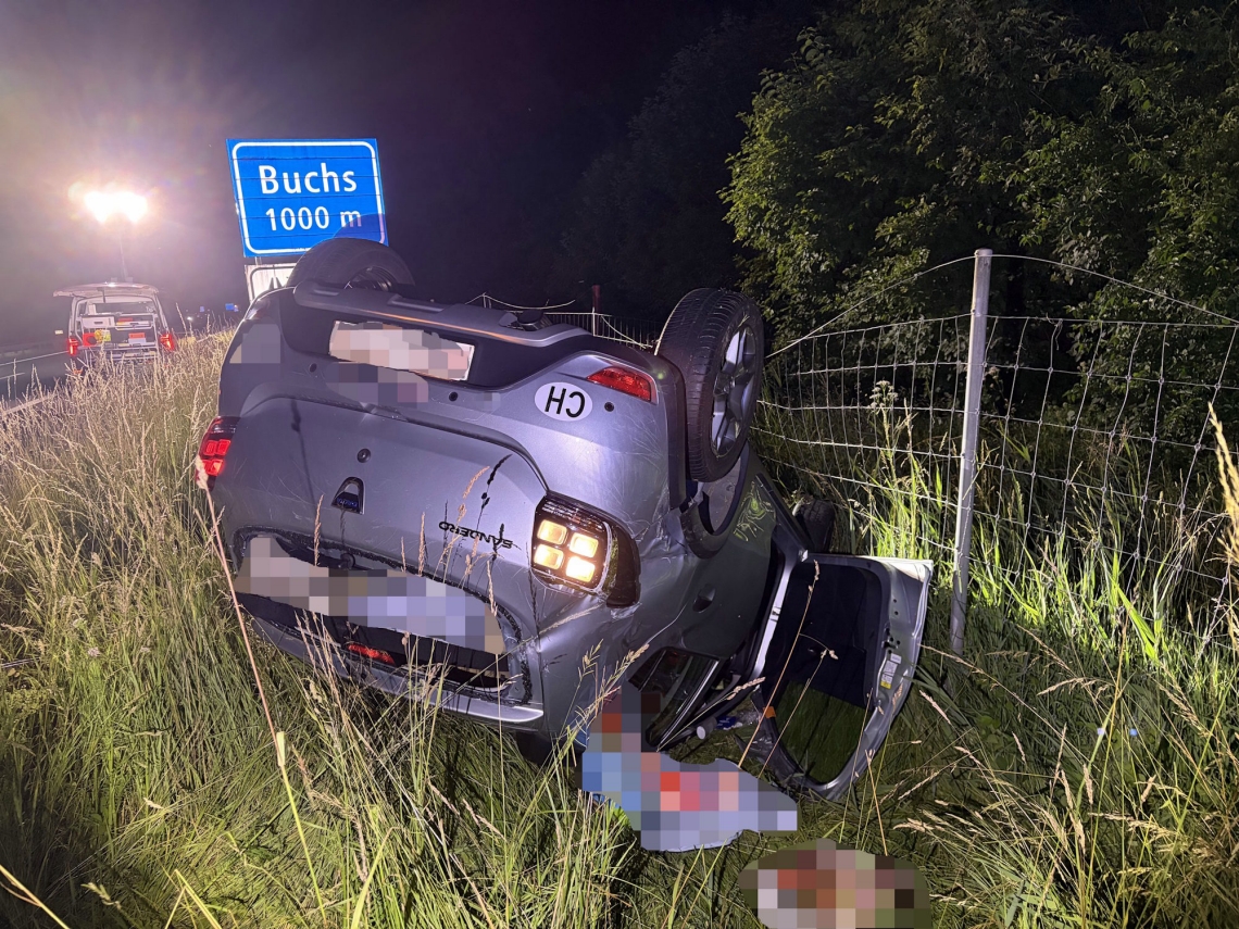 Buchs SG: 80-Jährige überschlägt sich mit Auto auf der A13