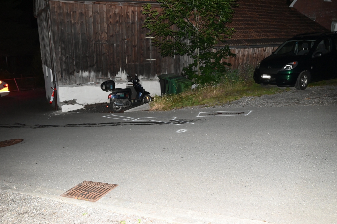 Buchs SG: 62-jähriger Rollerfahrer prallt in Hausfassade und