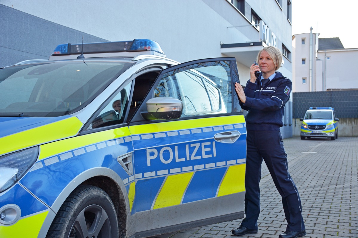 Hilden-Nordrhein-Westfalen-Diebstahl-eines-Toyota-RAV4-Zeugen-gesucht