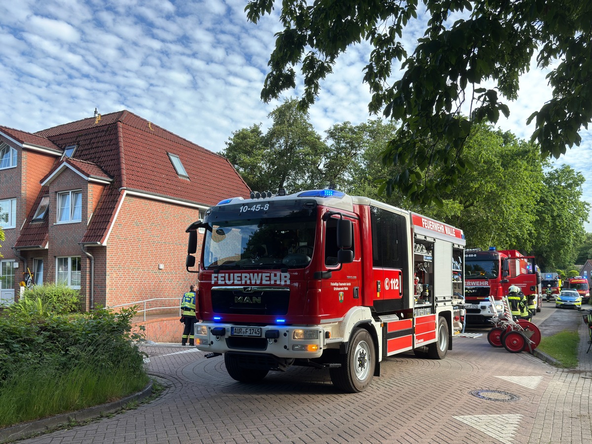 Aurich-Niedersachsen-Angebranntes-Essen-l-st-Feuerwehreinsatz-aus